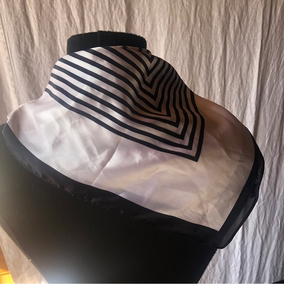Unbranded graphic square scarf black and ivory 27” x 27” silk like polyester - Picture 2 of 4